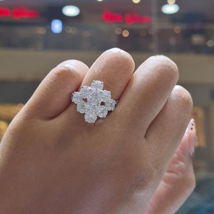 Flower Diamond Ring 18K / Diamond Jewelry