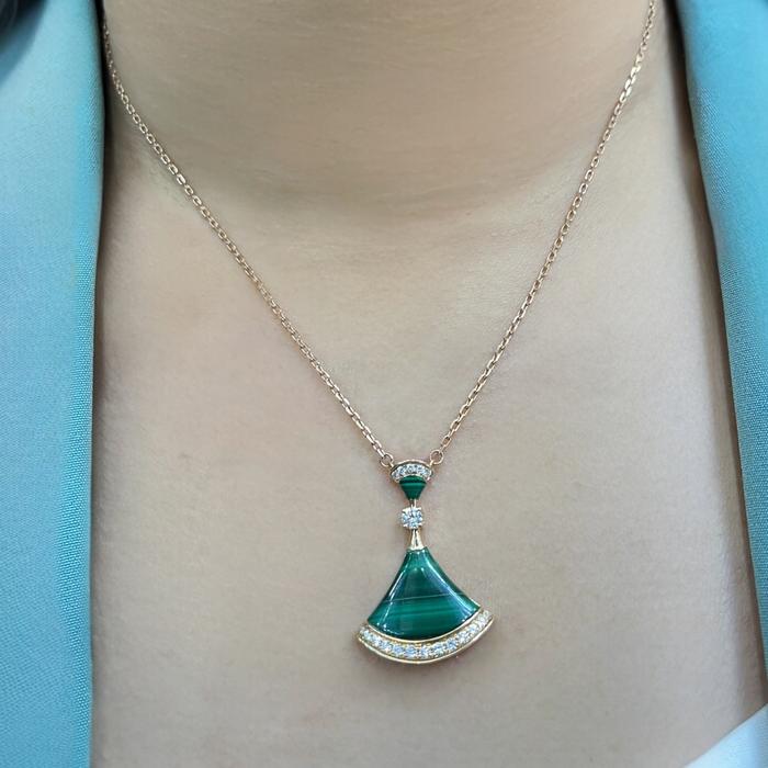 Diva's Dream Necklace / Diamond Jewelry
