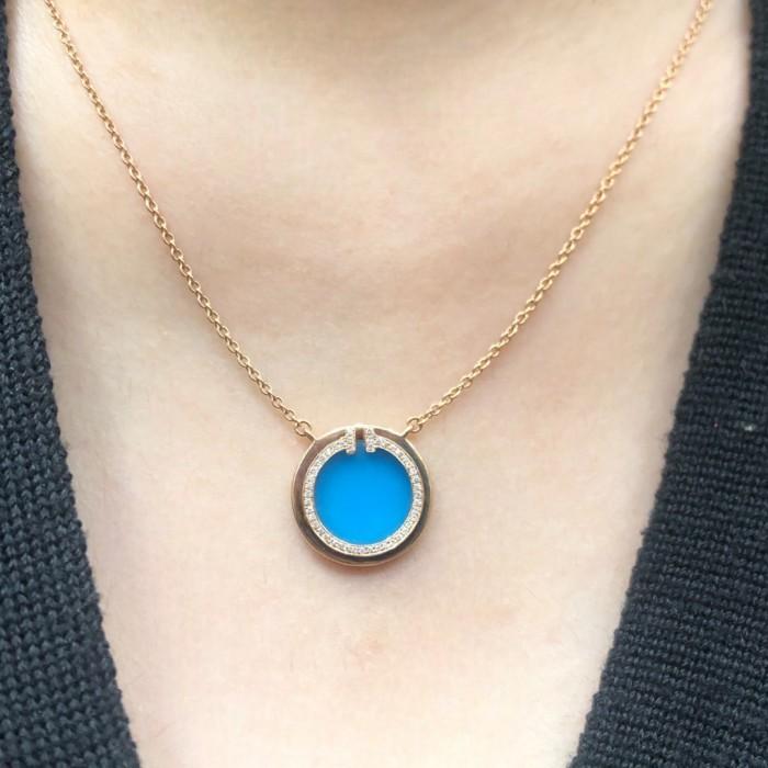 Agate blue T round pendant necklace 18k- Diamond Jewelry