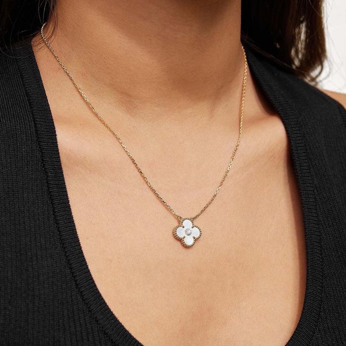 Clover Holiday Mop Diamond 18K Gold Necklace Diamond Jewelry - 298KBD9000LS -HT