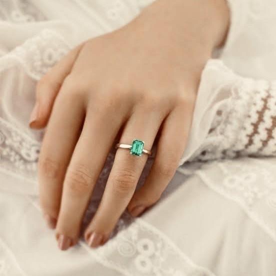 Emerald Baguette solitaire ring 18 K Gold Diamond Jewelry