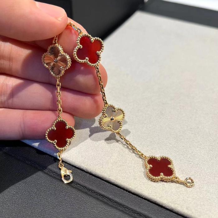 Clover Bracelet Kombinasi Gold & Red Charnelian Vintage 18K-Diamond Jewelry-448GBD5500CHLS-HT