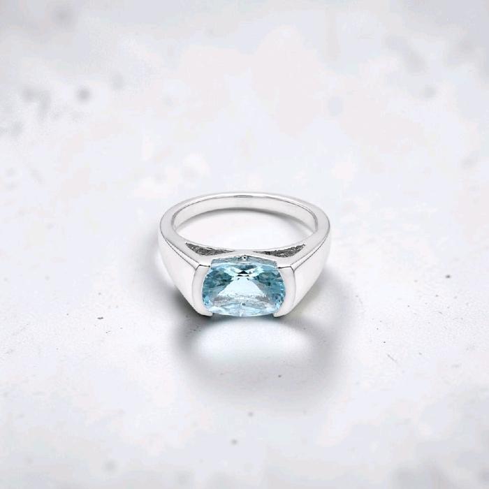 Cushion Aquamarine Ring 18K / Cincin Aquamarine 18K / Diamond Jewelry / GR0052460
