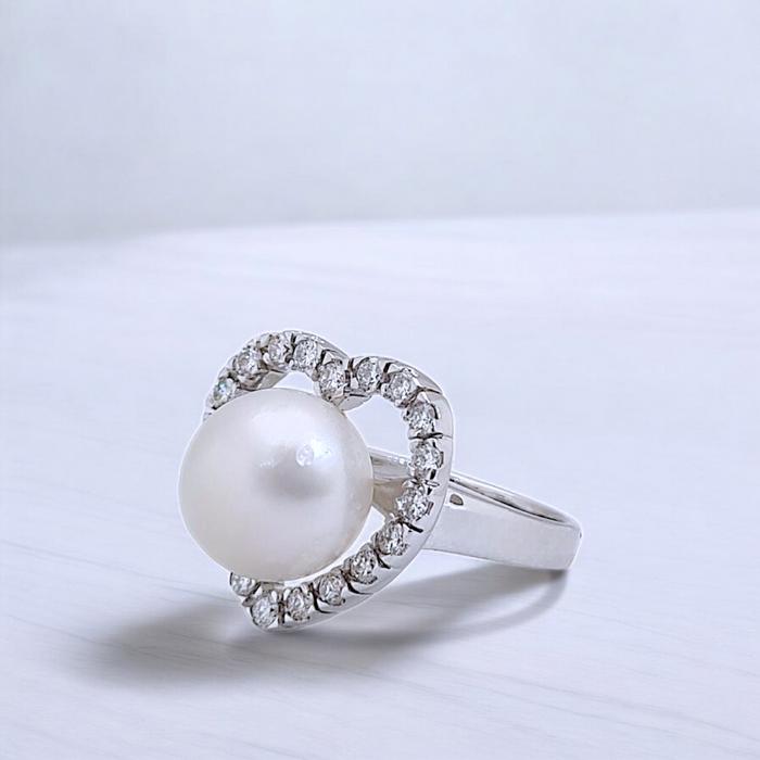 Love Diamond Pearl Ring 18K / Diamond Jewelry