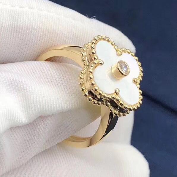 Mop holiday clover ring 18k-Diamond Jewelry