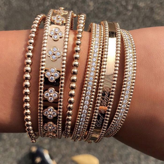 VCA Perlee Diamond Bangle with 18 K Rose Gold Diamond Jewelry