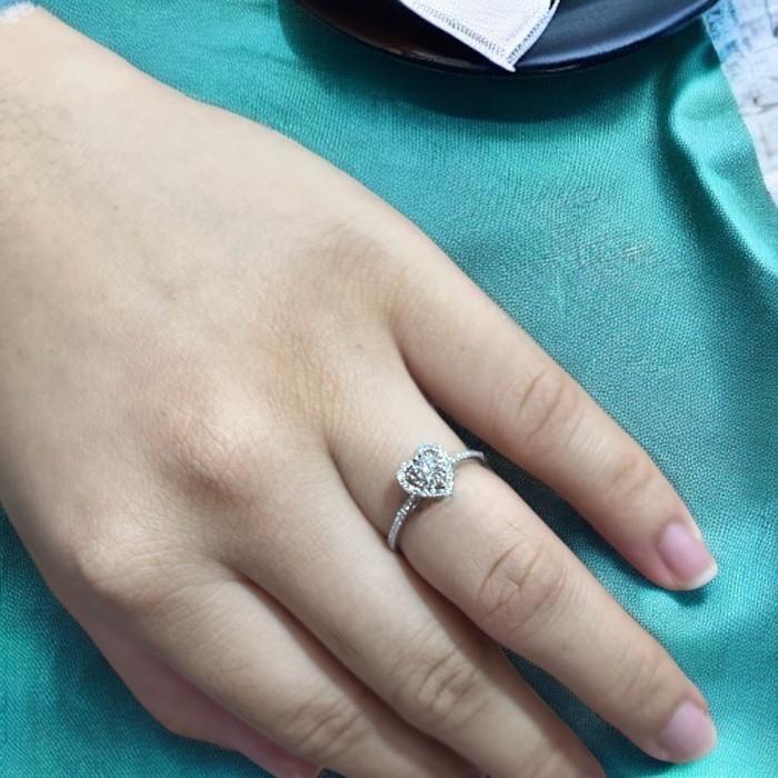 Heart solitaire liz diamond ring 18k-Diamond Jewelry