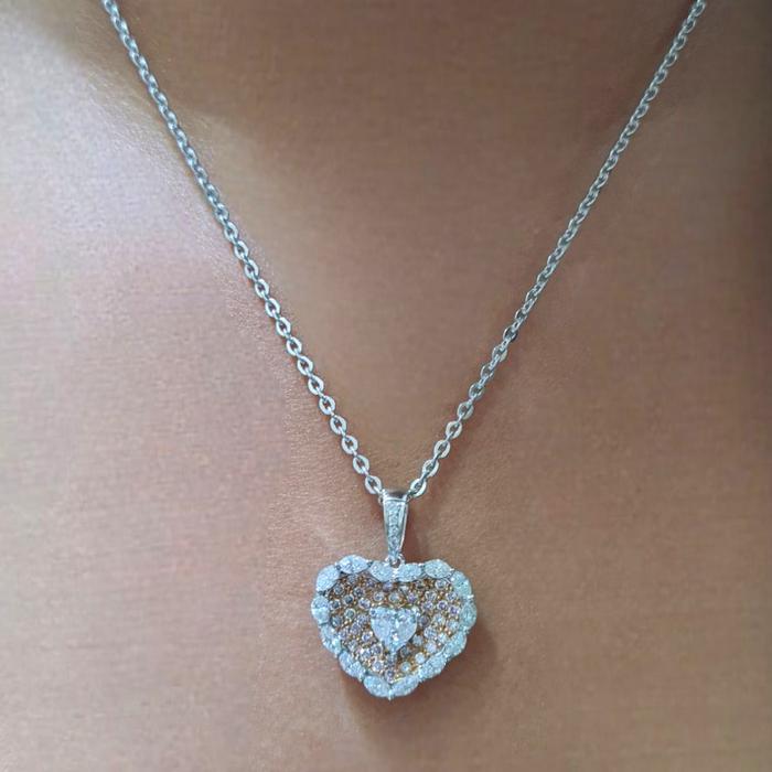 Liontin Love Diamond 18K / Diamond Jewelry