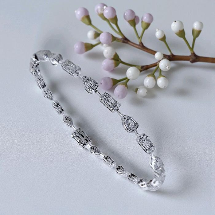 Multishape Baguette Diamond Bracelet 18K / Gelang Berlian Multishape Baguette 18K / Diamond Jewelry 404GB1860PRLS - HT