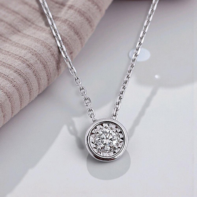 Solitaire Diamond Necklace 18K / Kalung Berlian Solitaire 18K / Diamond Jewelry 121KB44000AB HT