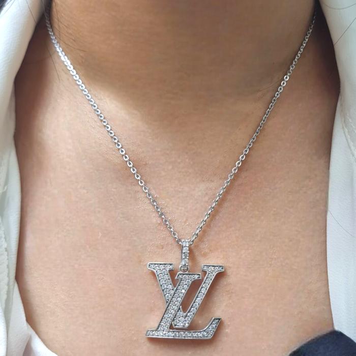 Liontin Mas Model L & V 18K-Diamond Jewelry