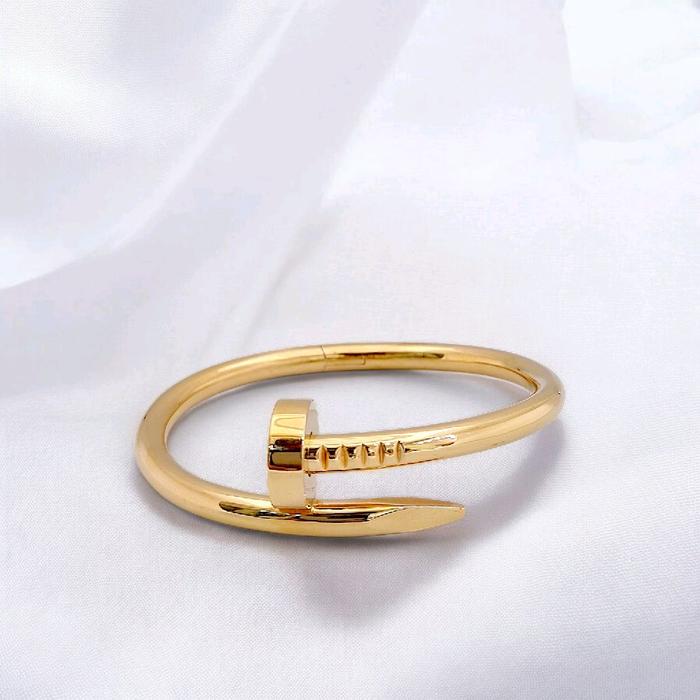Juste Un Clou Bangle 18K / Diamond Jewelry