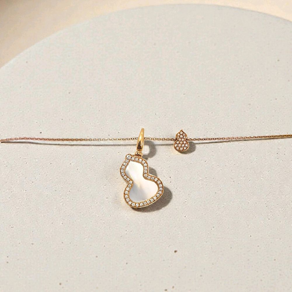 Wulu Diamond Pendant Mop 18K / Kalung Wulu Diamond 18K / Diamond Jewelry /426KBD9500RY