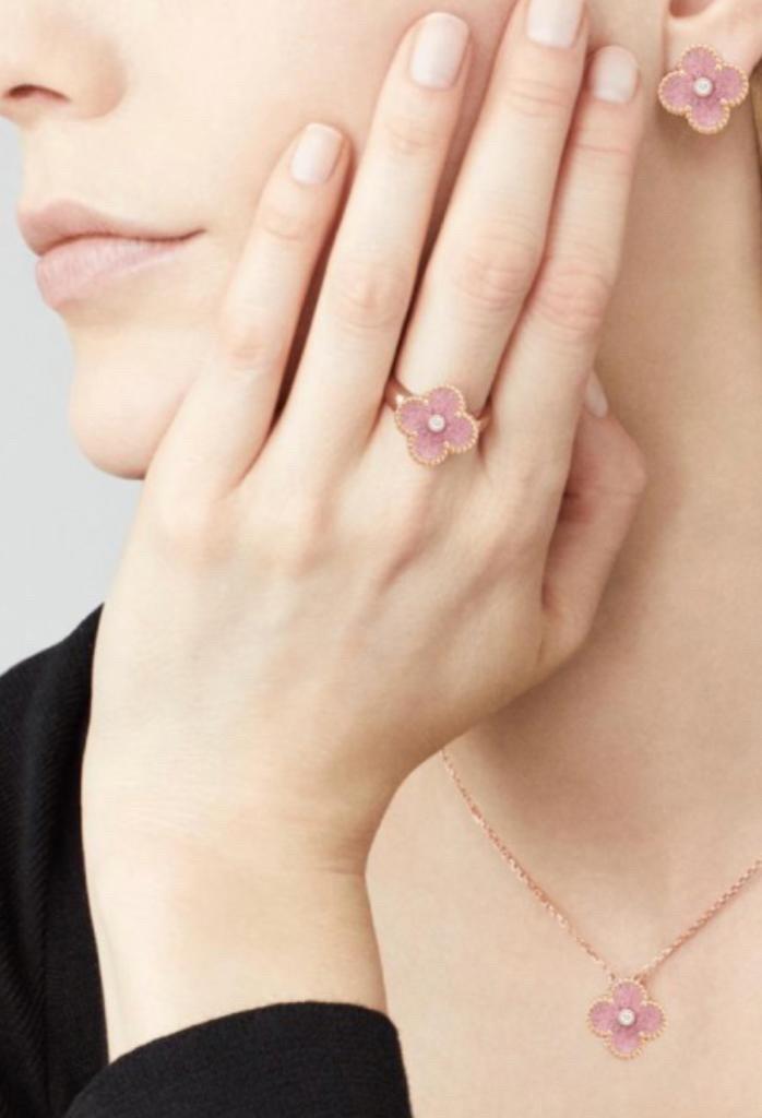 Vca rhodonite pink vintage 18K rose gold Diamond Jewelry