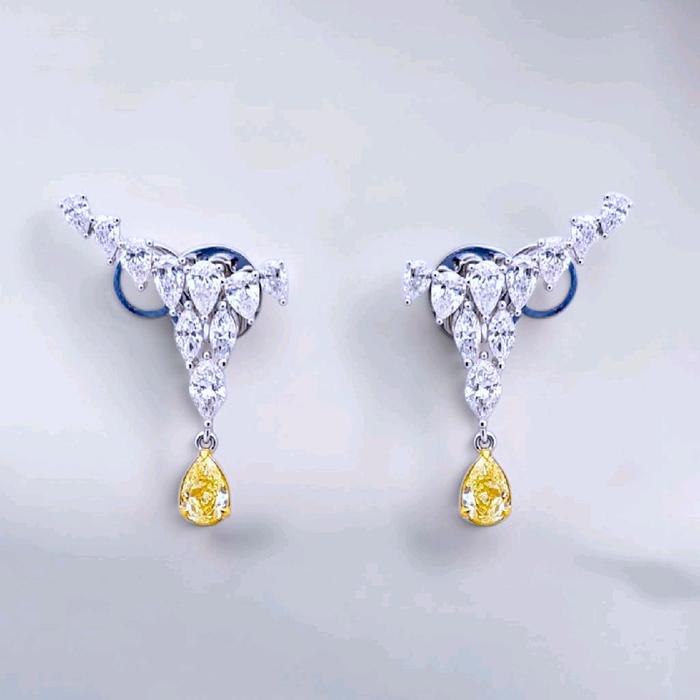 Golden Dew Diamond Earrings 18K / Diamond Jewelry / 6AB3000PGK