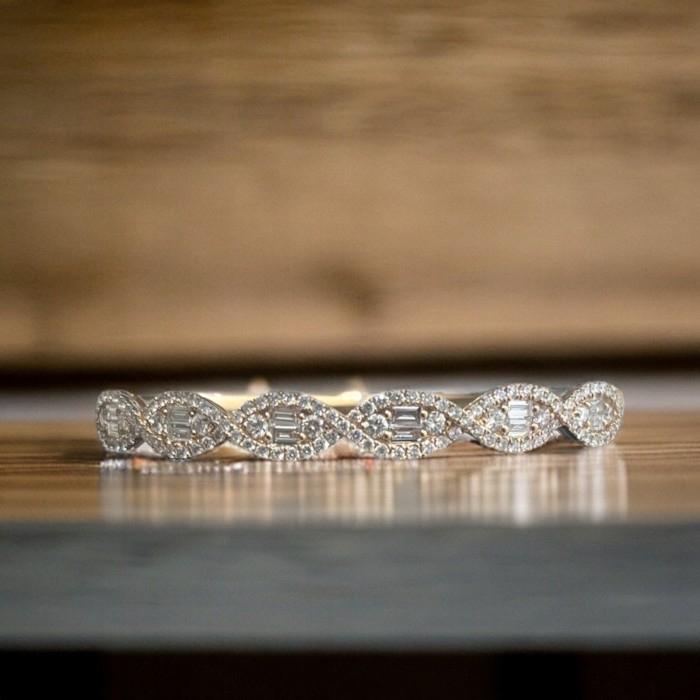 Ulir Baguette Twist Diamond Bangle 18k gold-Diamond Jewelry