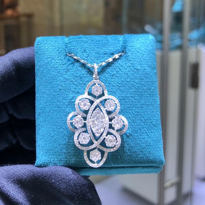 Liontin Berlian Bunga Diamond Jewelry