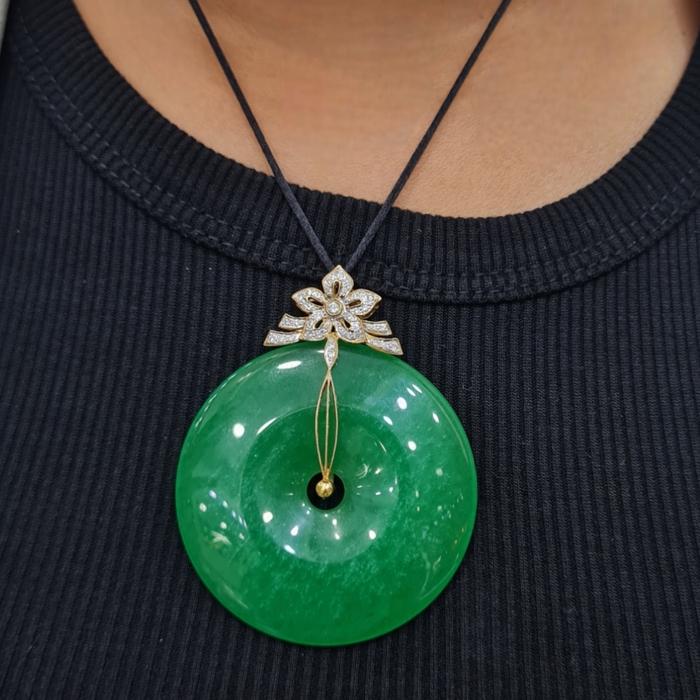Giok Diamond Liontin / Diamond Jewelry