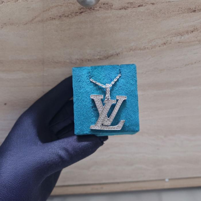 Liontin Mas Model L & V 18K-Diamond Jewelry