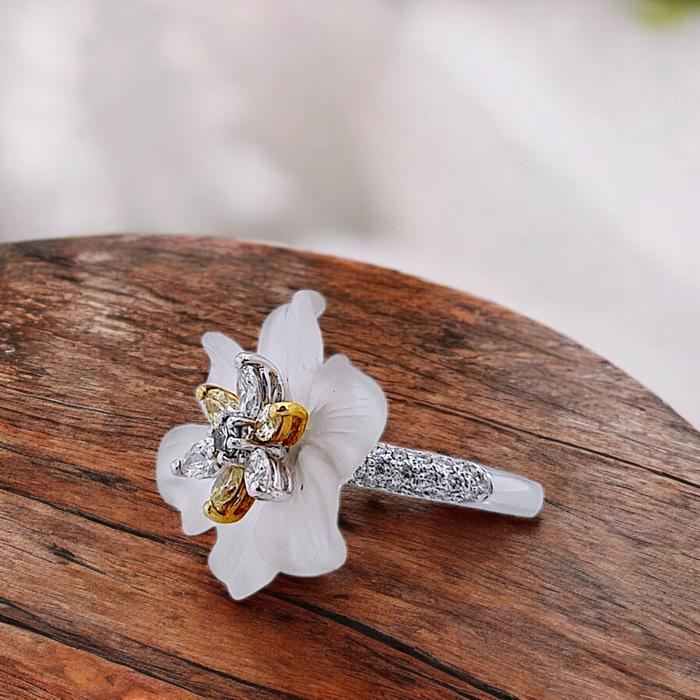 Flower Diamond Ring 18K / Diamond Jewelry