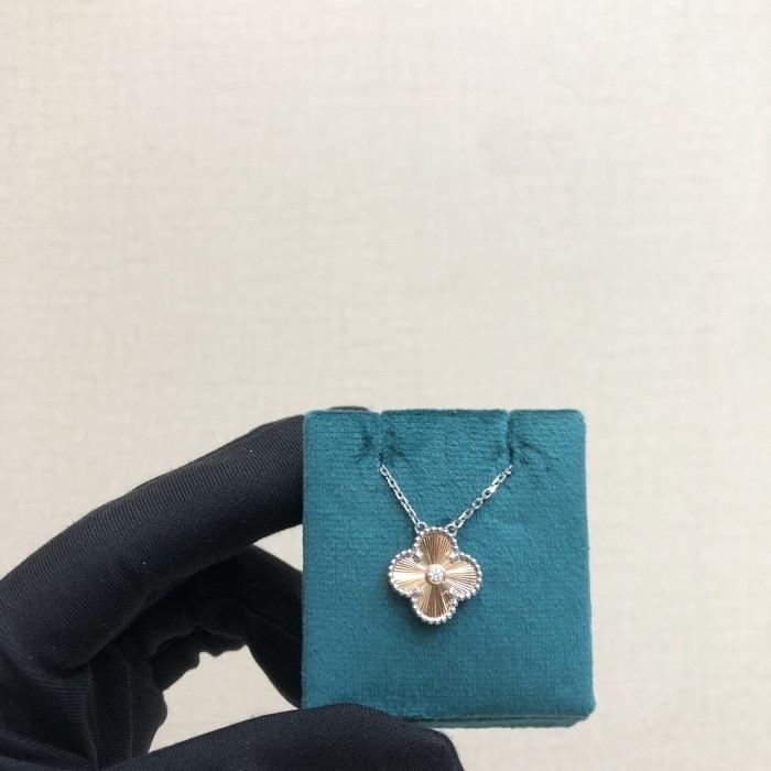 Kalung Vintage Holiday Clover Rose Gold & White Gold 18K-Diamond Jewelry-387KBD8500RY-HT
