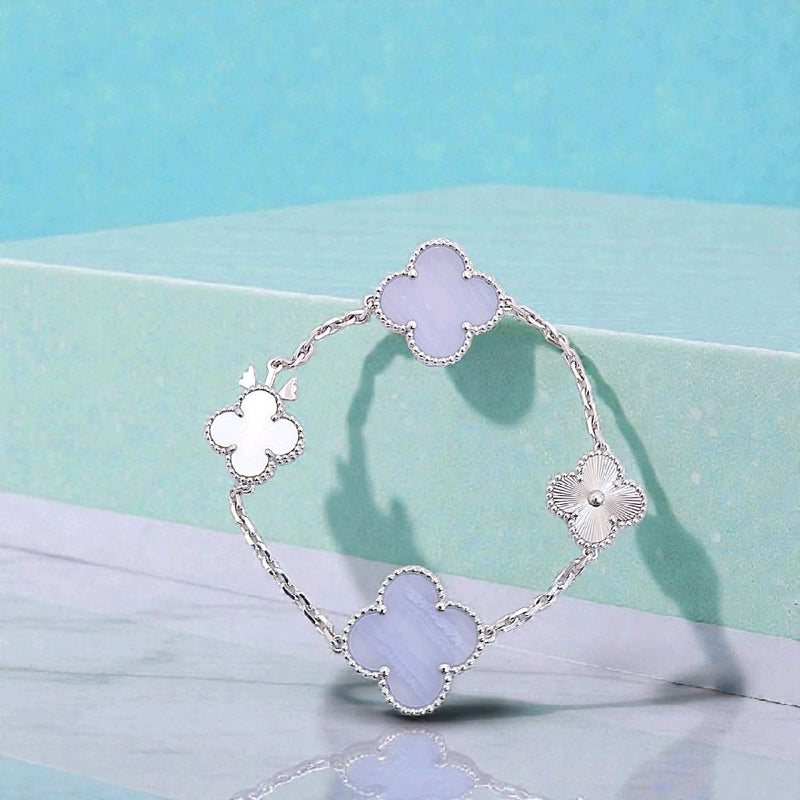 Clover magic Chalcedony Bracelet  mix white gold and mop 18K / Gelang Bunga clover magic chalcedony mutiara emas putih18K / Diamond Jewelry / 439GBD1393RY