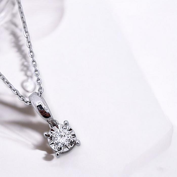 Liontin Solitaire Diamond 18K / Diamond Jewelry