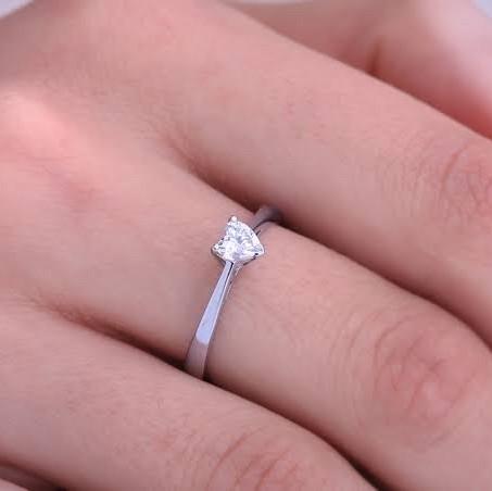 Heart Solitaire Diamond Ring 18K Diamond Jewelry