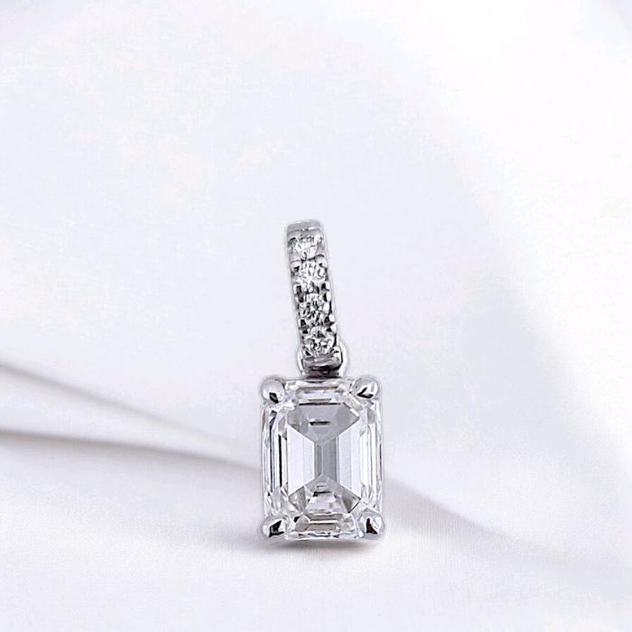 Liontin Baguette Diamond 18K / Diamond jewelry 11LB4960AN