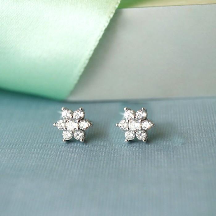 Diamond Flower earring 18k-Diamond Jewelry