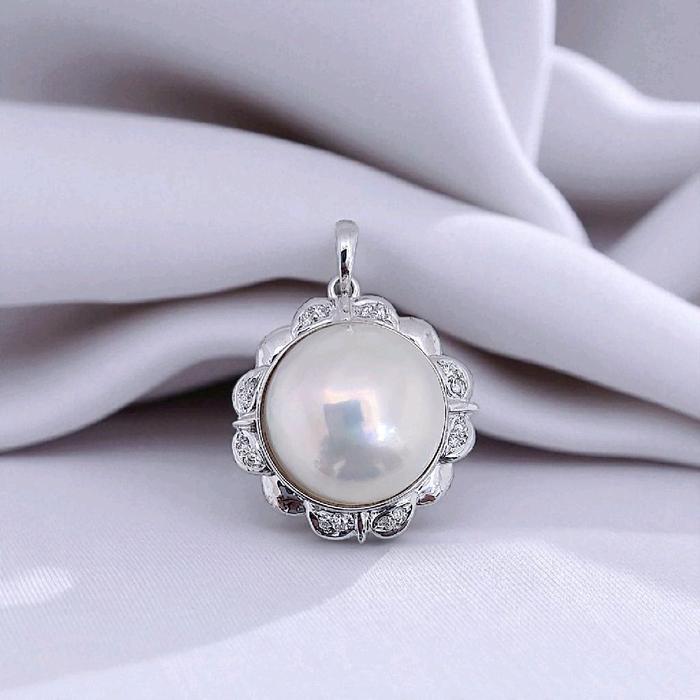Liontin Flower Pearl Diamond 18K / Diamond Jewelry 16LMGT920WP-1600HT)