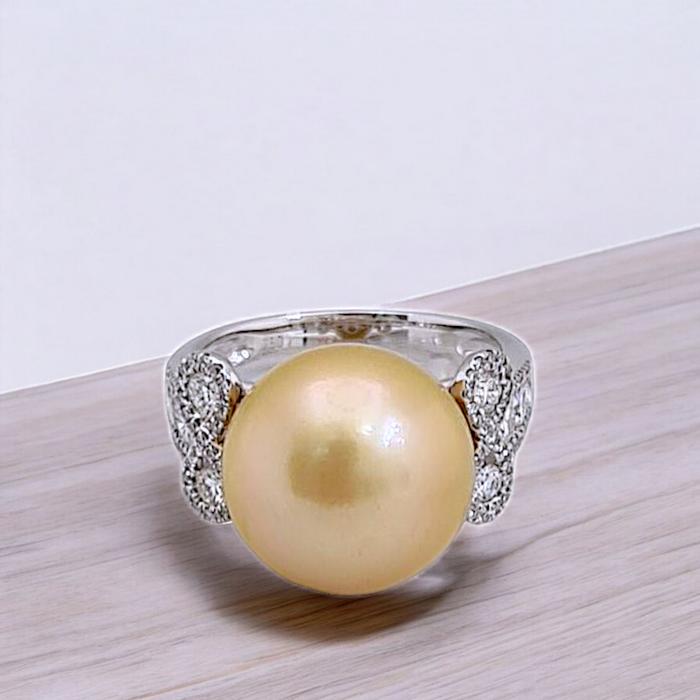 Pearl Diamond Ring 18K / Diamond Jewelry