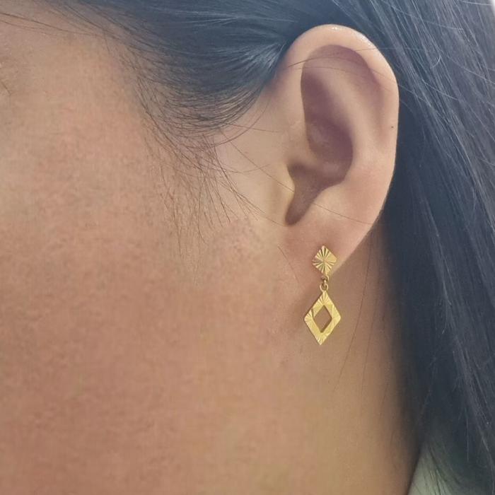 Anting Mas 23K-Diamond Jewelry