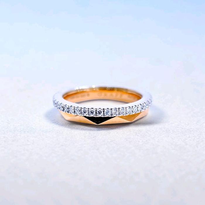 Yellow Gold Signature Diamond Ring 18K / Diamond Jewelry / 125CBD82500AB
