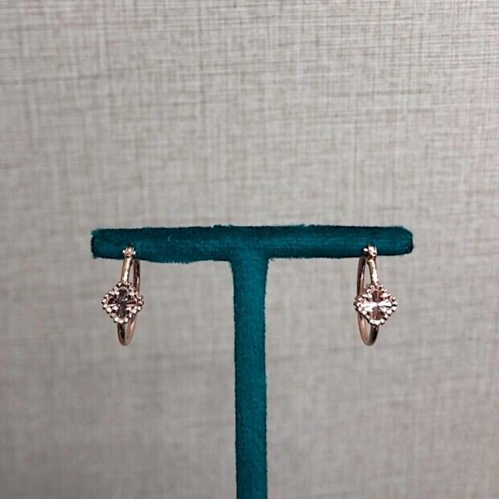 Anting Mas Clover Rose Gold 750K-Diamond Jewelry