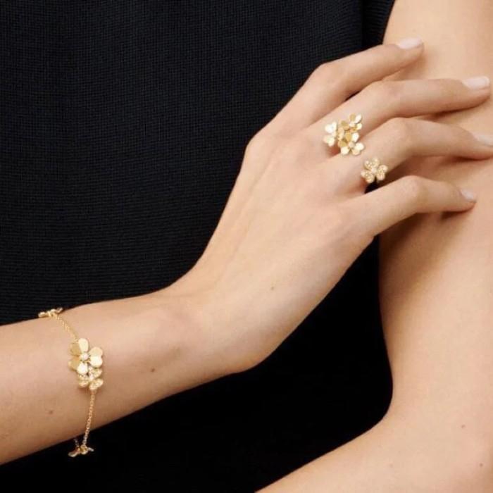 Frivole Diamond Flower 18K Gold Bracelet-Diamond Jewelry-1GBDFRIVOLELSNEW-HT