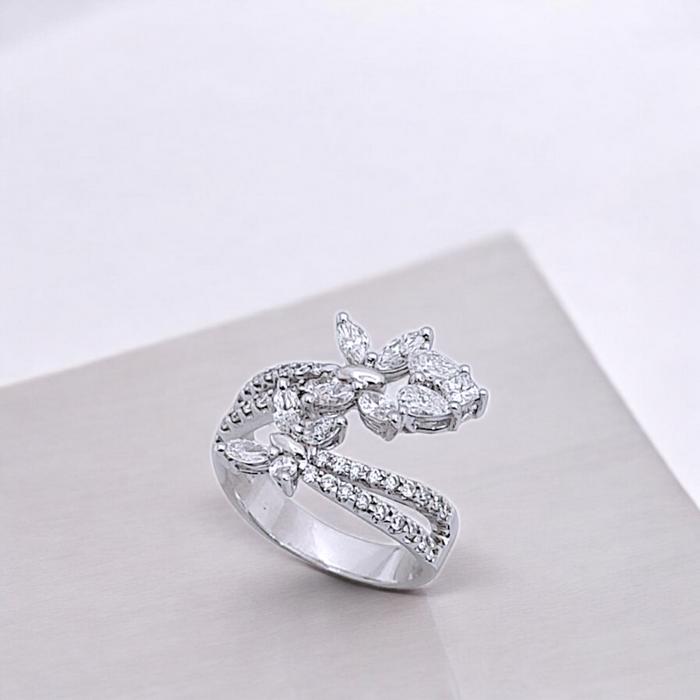 Butterfly Vintage Diamond Ring 18K / Diamond Jewelry/ cincinn  Emas Berlian bunga kupu