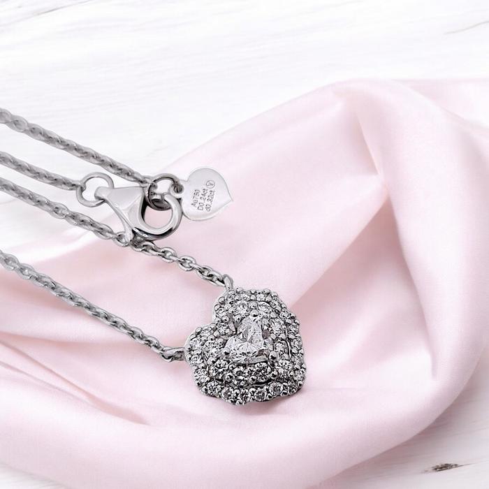 Heart diamond Necklace 18K white gold