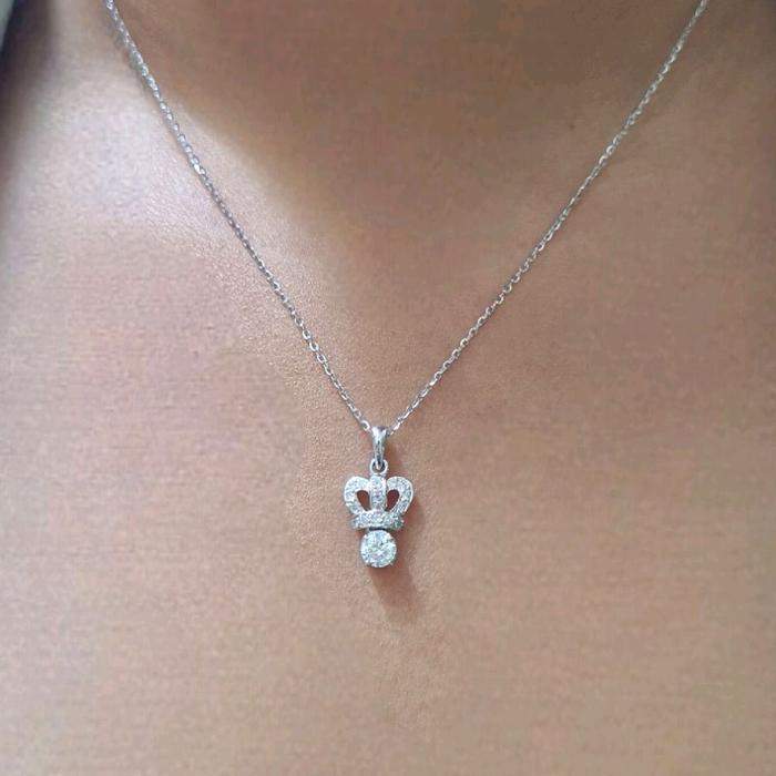 Liontin Crown Diamond 18K / Diamond Jewelry
