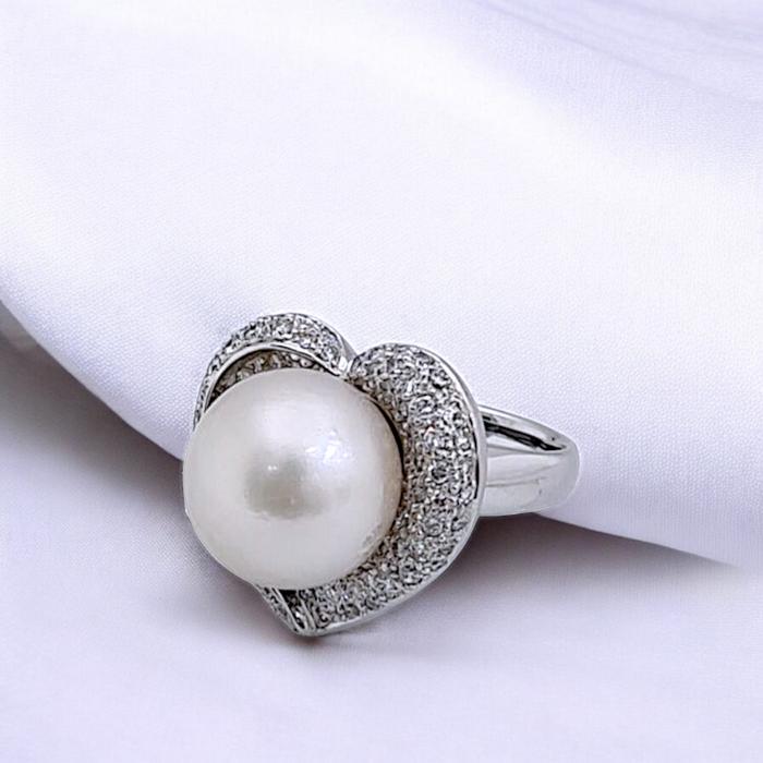 Love Pearl Diamond Ring 18K / Diamond Jewelry
