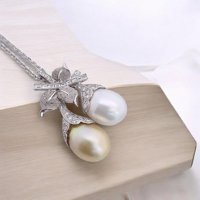 Liontin Double Colour Pearl Diamond 18K / Diamond Jewelry