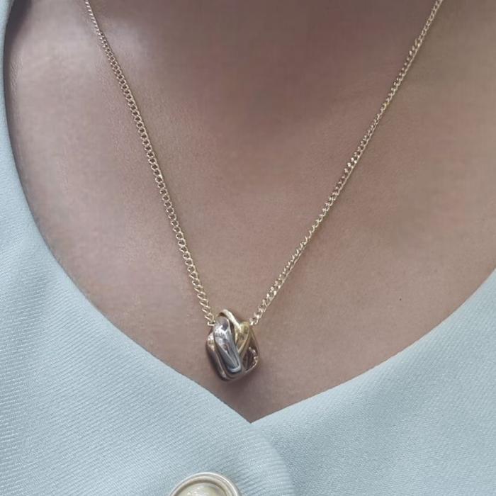 Trinity Cushion Shaped Necklace 18K / Diamond Jewelry-389KBD825RY-HT