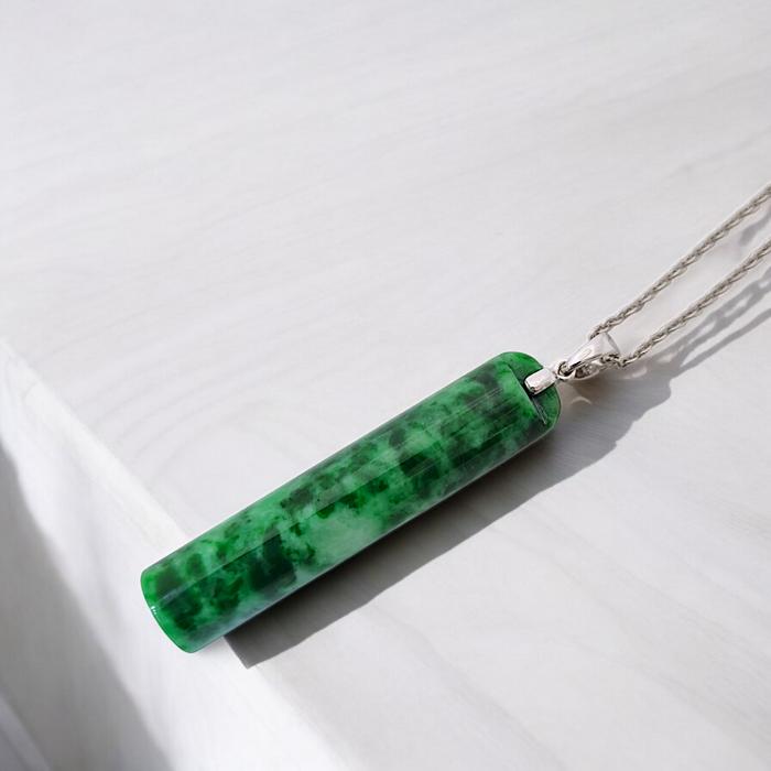 Liontin Giok 18K / Diamond Jewelry