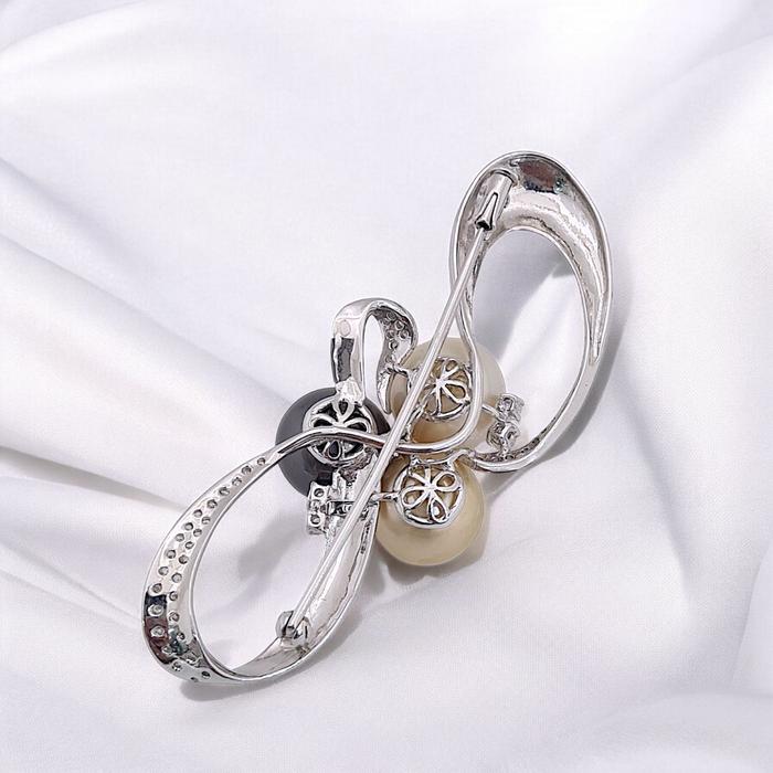 Clip Pearl Tri Color Diamond 18K / Diamond Jewelry