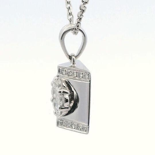 Liontin Flower Diamond 18K / Diamond Jewelry