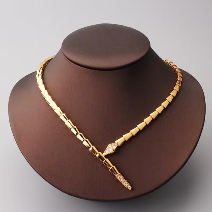 Ulo snake necklace diamond gold 18k-Diamond jewelry