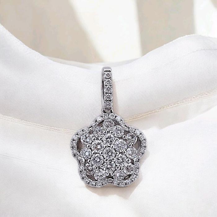 Liontin Flower Diamond 18K / Diamond Jewelry