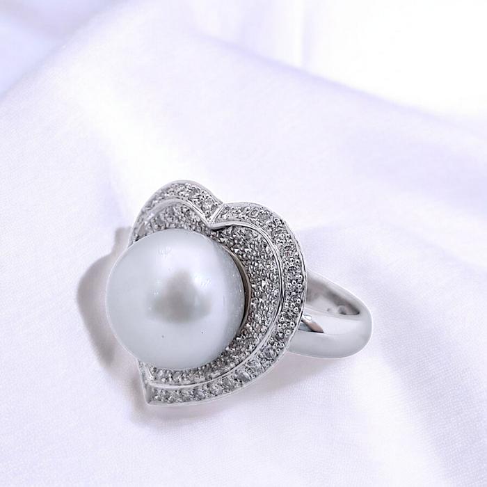 Love Pearl Diamond Ring 18K / Diamond Jewelry