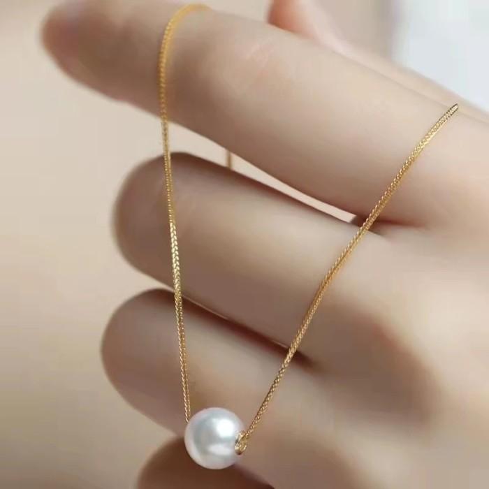 Pearl necklacle with 18 K Gold Diamond Jewelry