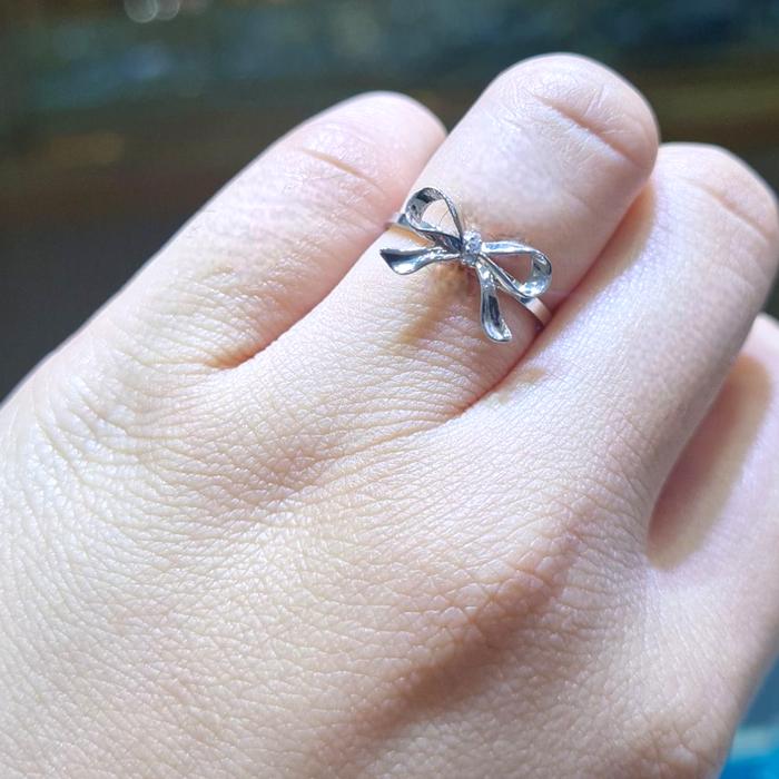 Cincin Mas Putih Pita 750K-Diamond Jewelry